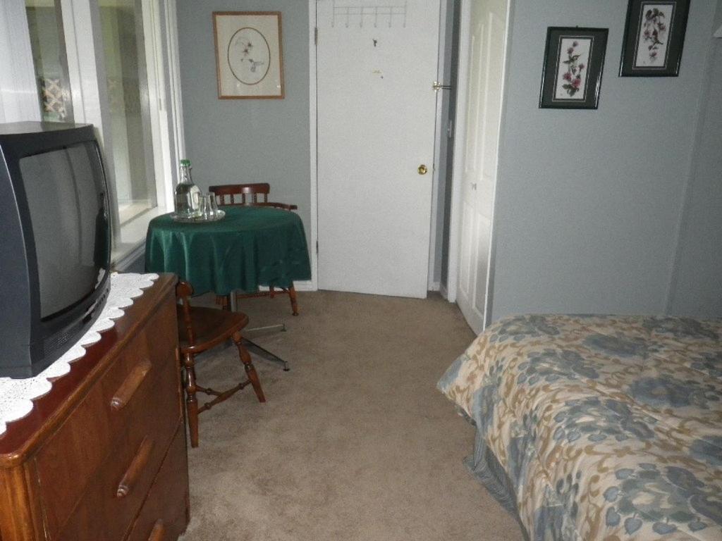 Beach Estates Inn Bed And Breakfast 나나이모 객실 사진