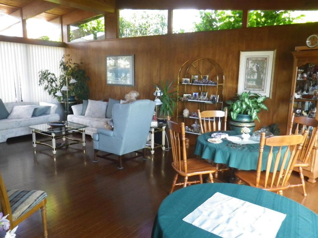 Beach Estates Inn Bed And Breakfast 나나이모 외부 사진